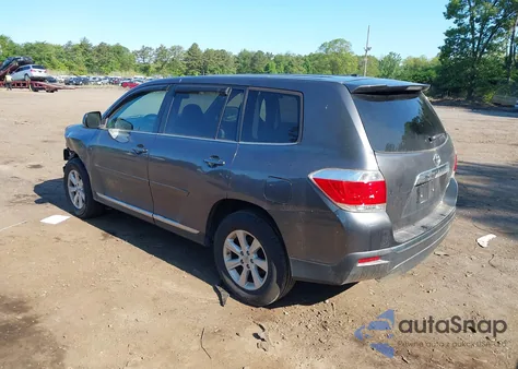 2011 Toyota Highlander Base V6 z USA, uszkodzony, nr VIN 5TDBK3EH0BS057382
